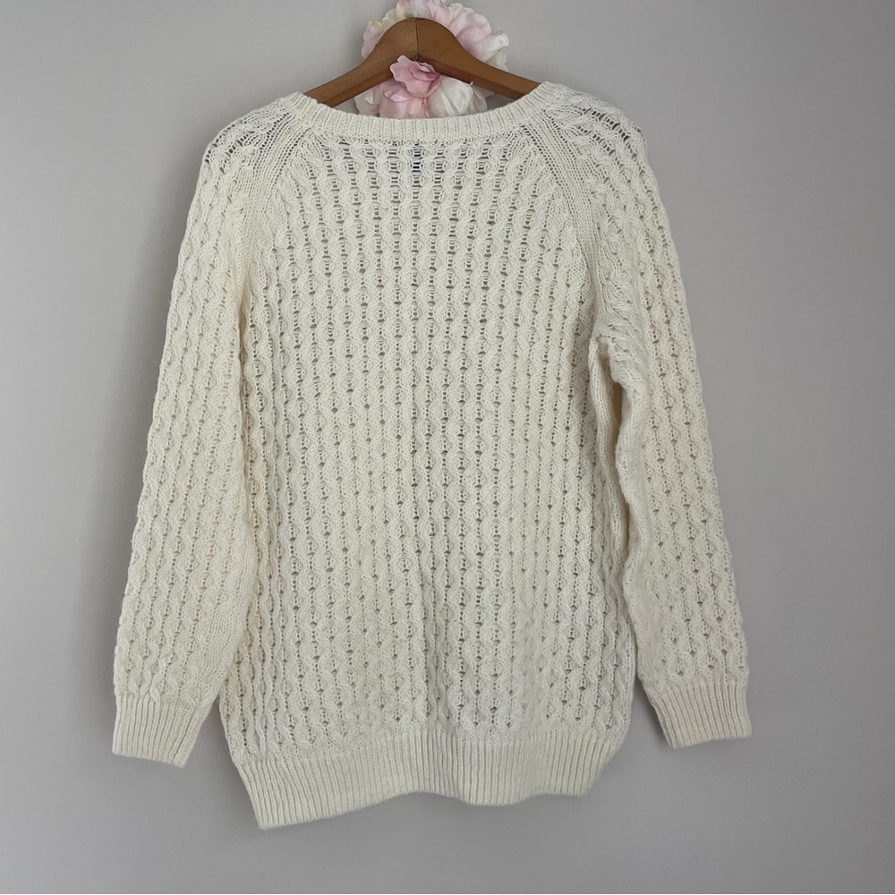 H&M Cream Knit Crewneck Sweater Medium - Picture 6 of 6